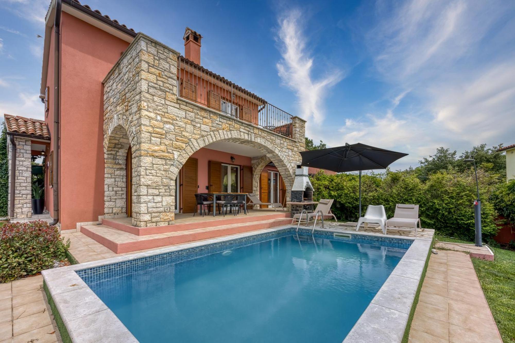 Villa Kontesici 12 *